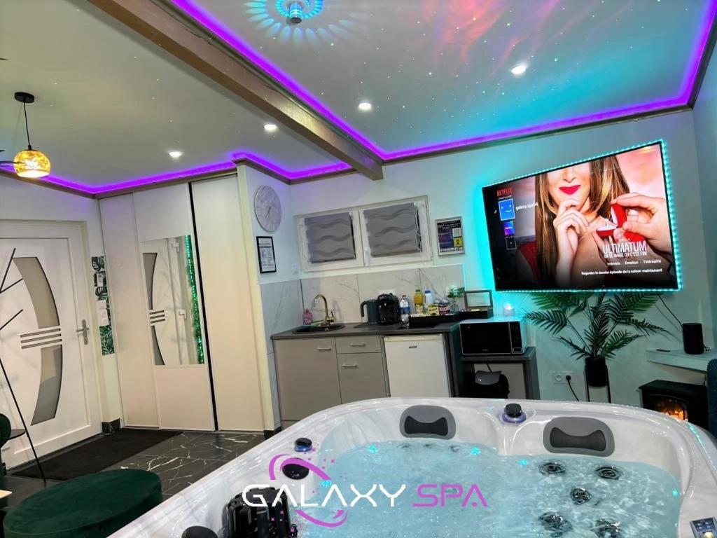 Galaxy Spa - Suite Jupiter Jacuzzi Privatif Champigneulles Exteriör bild