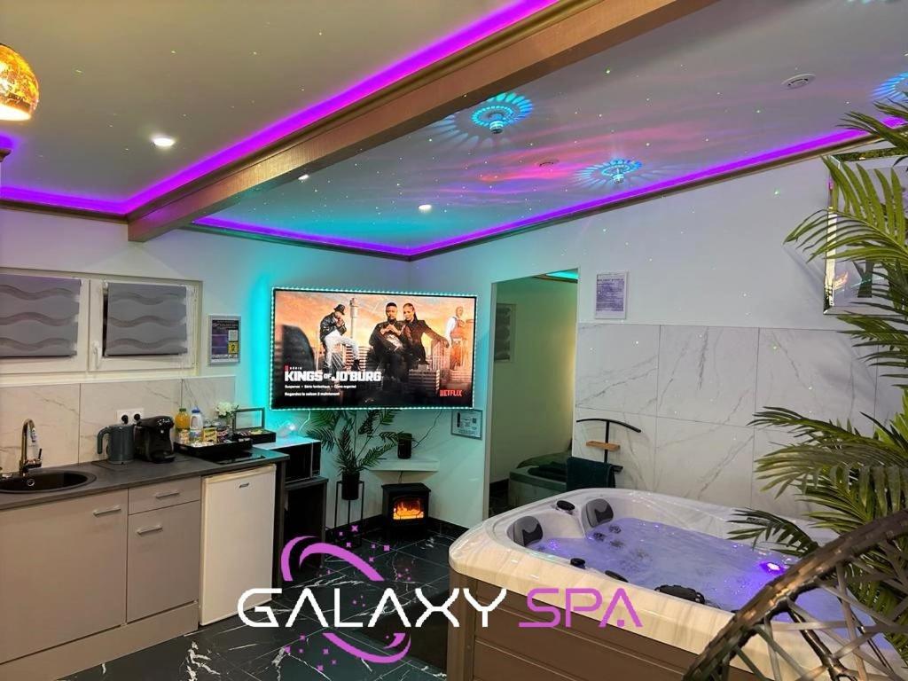 Galaxy Spa - Suite Jupiter Jacuzzi Privatif Champigneulles Exteriör bild